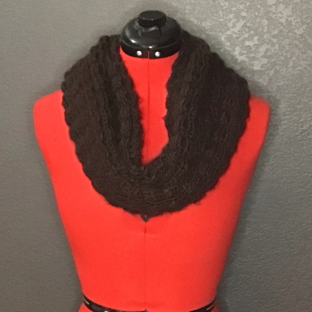 Old Navy knit tube scarf